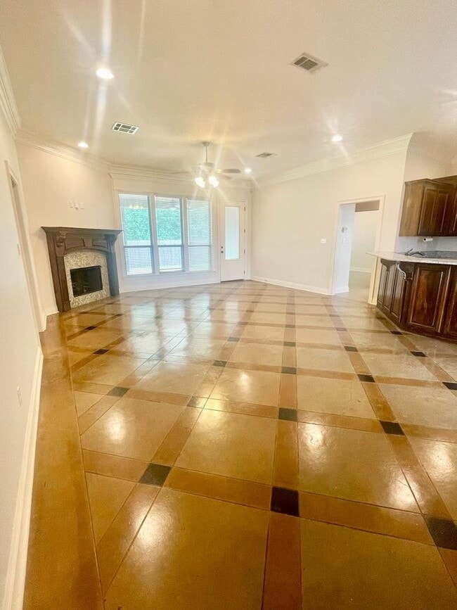 2366 Woodland Ct in Port Allen, LA - Building Photo - Building Photo