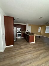 88 W 7th St in Pittsburg, CA - Building Photo - Building Photo