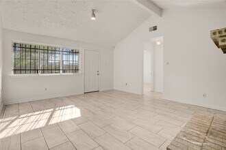 5437 Ridge Wind Ln in Houston, TX - Building Photo - Building Photo