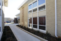 1317-1321 E Roosevelt Rd in Wheaton, IL - Foto de edificio - Building Photo