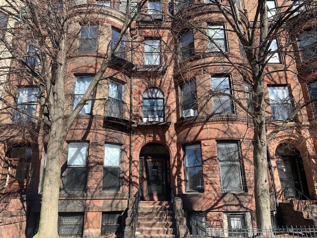 property at 471 Commonwealth Ave