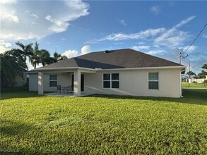 1005 SW 36th St in Cape Coral, FL - Building Photo - Building Photo