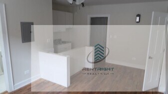 4915 W Belle Plaine Ave, Unit 4915-G in Chicago, IL - Building Photo