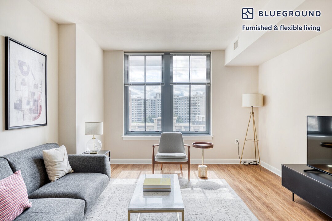 550 14th Rd S-Unit -FL7-ID313 in Arlington, VA - Foto de edificio