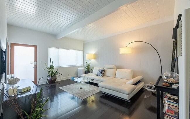 2325 Kansas Ave in Santa Monica, CA - Building Photo - Building Photo