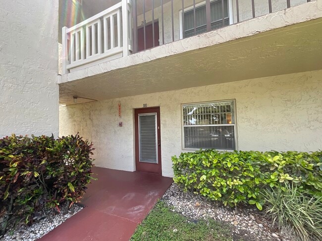 25 Abbey Ln in Delray Beach, FL - Building Photo - Building Photo