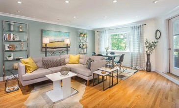 1431 Beacon St, Unit 202 in Brookline, MA - Building Photo - Building Photo
