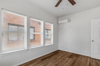 4311 Harrisburg Blvd, Unit 2 in Houston, TX - Building Photo - Building Photo