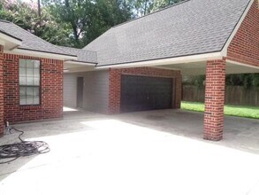 21722 Tophill Dr in Spring, TX - Building Photo - Building Photo