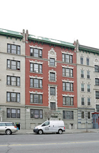 251 E Kingsbridge in Bronx, NY - Building Photo - Building Photo