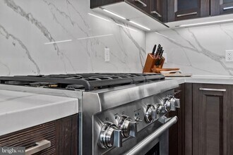 1330 Lancaster St in Baltimore, MD - Foto de edificio - Building Photo