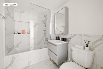 2128 Ocean Ave in Brooklyn, NY - Foto de edificio - Building Photo