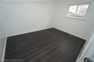 11012 Jackson St in Belleville, MI - Foto de edificio - Building Photo