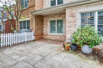 36 Independence Way in Jersey City, NJ - Building Photo - Building Photo