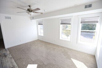 1170 Plymouth Ave NE in Grand Rapids, MI - Building Photo - Building Photo