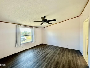 287 Oliver Loop Rd in Roxboro, NC - Foto de edificio - Building Photo