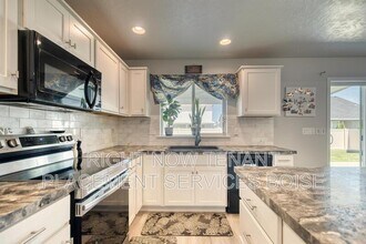 5117 Lansdale St in Caldwell, ID - Foto de edificio - Building Photo