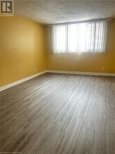 230 Linden Dr in Cambridge, ON - Building Photo - Building Photo