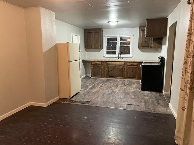 property at 639 S Main Ave