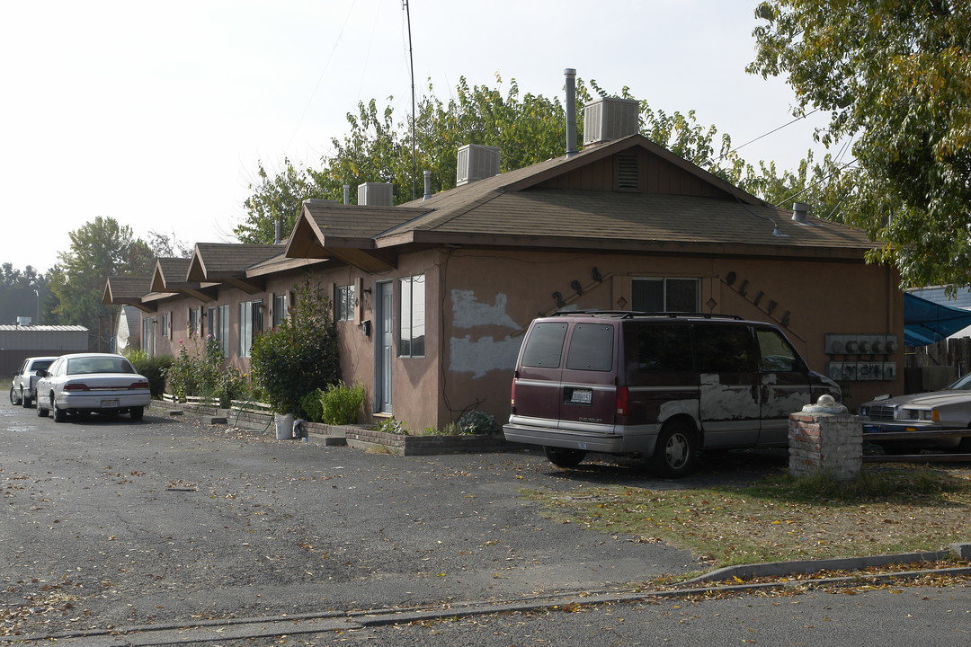 2294 Olive Ave in Atwater, CA - Building Photo