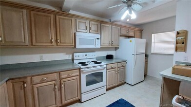 10200 S Ocean Dr in Jensen Beach, FL - Building Photo - Building Photo
