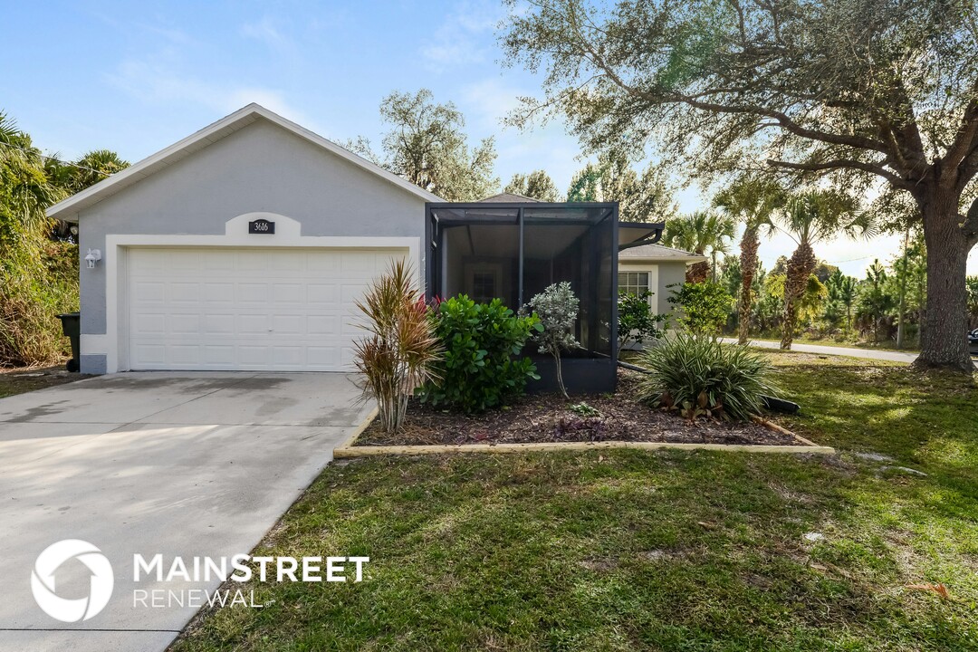 3616 Danbury Terrace in North Port, FL - Building Photo