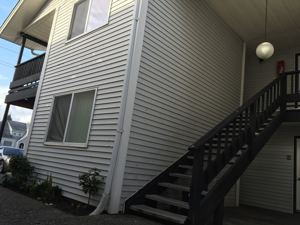 4841 Pacific Ave, Unit 1 in Tacoma, WA - Foto de edificio