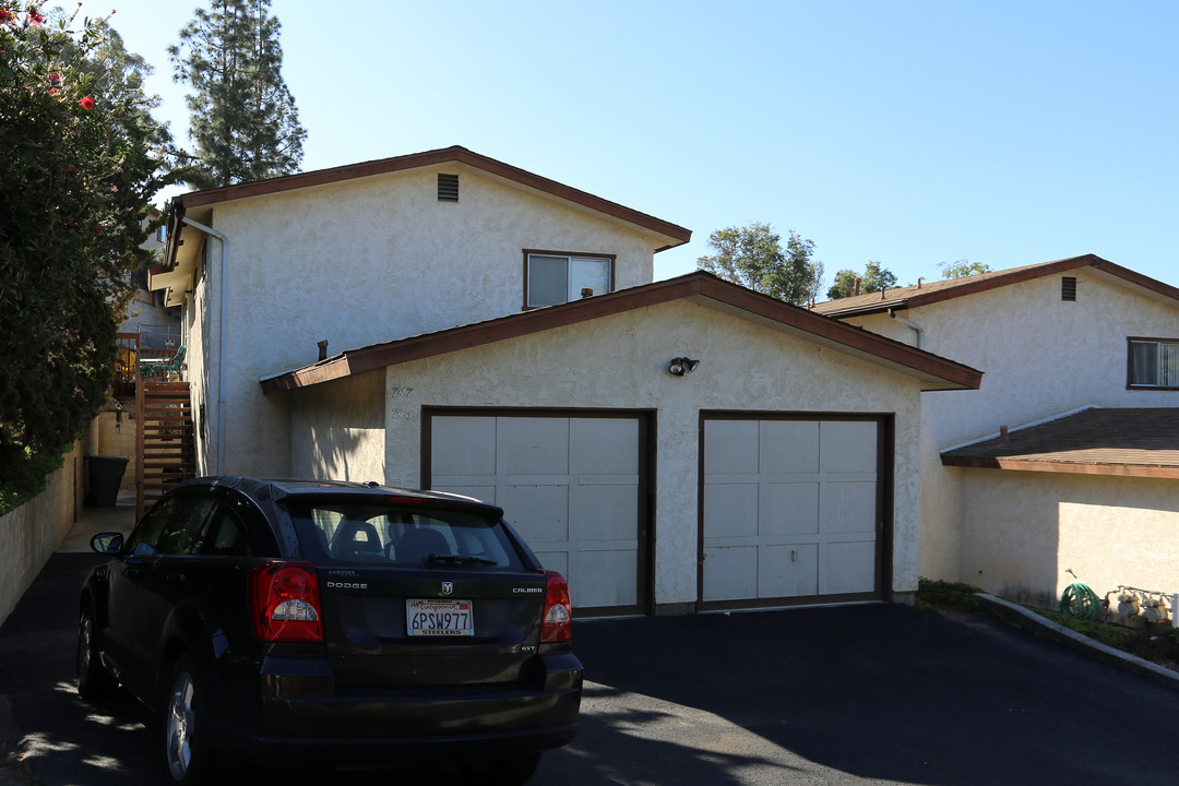 745-763 Franklin Ln in Vista, CA - Building Photo