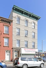 233 Calyer St in Brooklyn, NY - Building Photo - Building Photo