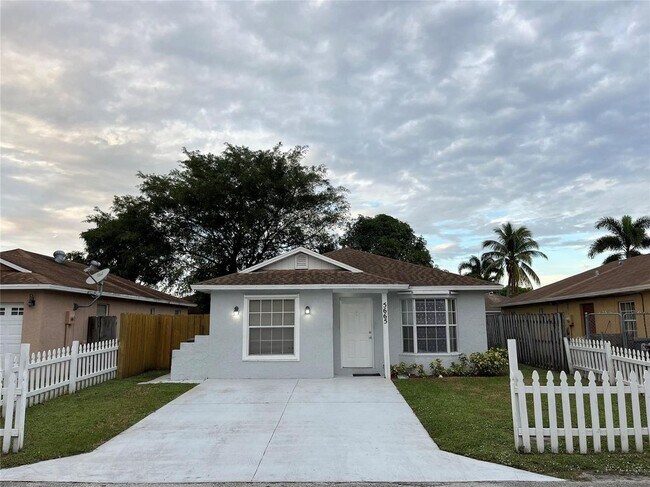 property at 5665 Boynton Cove Way