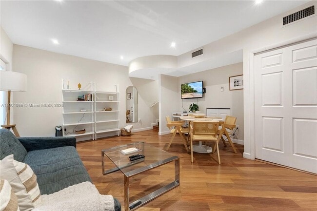 property at 927 Euclid Ave