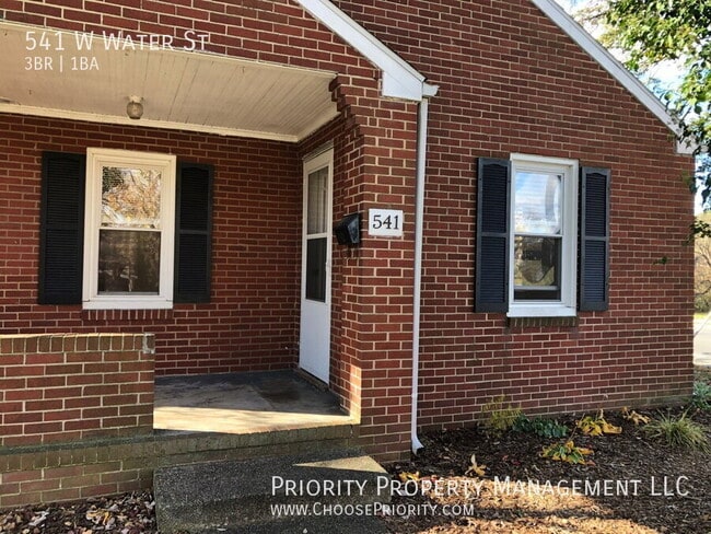 541 W Water St in Harrisonburg, VA - Building Photo - Building Photo