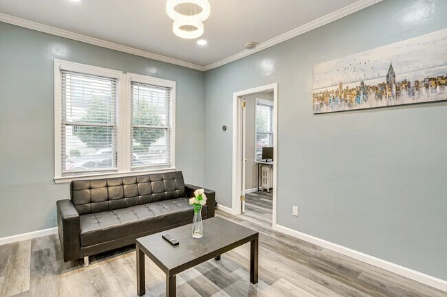 126 Oakland Ave in Jersey City, NJ - Building Photo - Building Photo