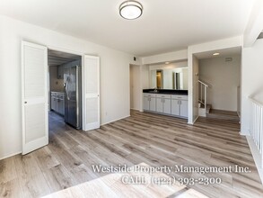 11730 Moorpark St in Los Angeles, CA - Foto de edificio - Building Photo