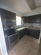 575 W 69th St in Hialeah, FL - Building Photo - Building Photo