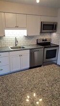 6561 Woodhall Dr, Unit 2 in Sylvania, OH - Building Photo - Building Photo