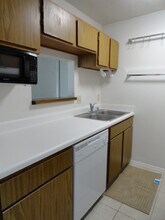 2001 Branard St, Unit 14 in Houston, TX - Building Photo - Building Photo
