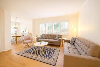 13563 Old El Camino Real in San Diego, CA - Building Photo - Building Photo