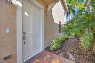 1080 Community Dr in Jupiter, FL - Foto de edificio - Building Photo