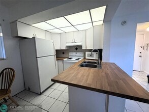 1701 Buchanan St in Hollywood, FL - Building Photo - Building Photo