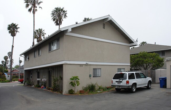 2472-2474 Seahorse Ave in Ventura, CA - Building Photo - Building Photo