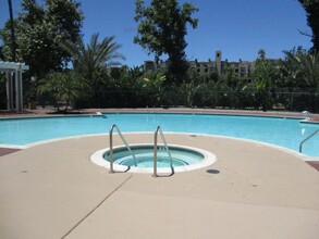 2020 Camino De La Reina in San Diego, CA - Building Photo - Building Photo