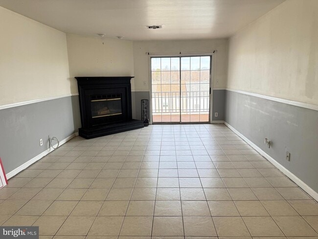 102 Piccadilly Ln, Unit 203 in Stafford, VA - Building Photo - Building Photo