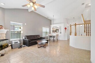 10414 E Summit Canyon Dr in Houston, TX - Building Photo - Building Photo