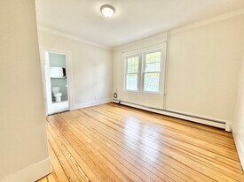 198 Ocean Dr E in Stamford, CT - Building Photo