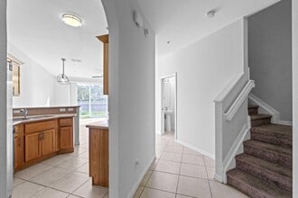 1002 Pipers Cay Dr in West Palm Beach, FL - Foto de edificio - Building Photo