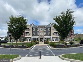 1708 Fairmont Dr in Harrisburg, PA - Building Photo