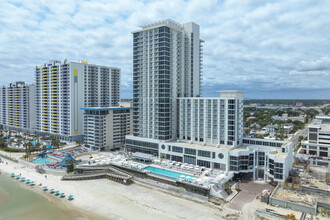 Daytona Beach Convention Hotel & Condominiums in Daytona Beach, FL - Building Photo - Building Photo