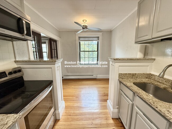 100 Madison Ave, Unit 5 in Newton, MA - Building Photo - Building Photo