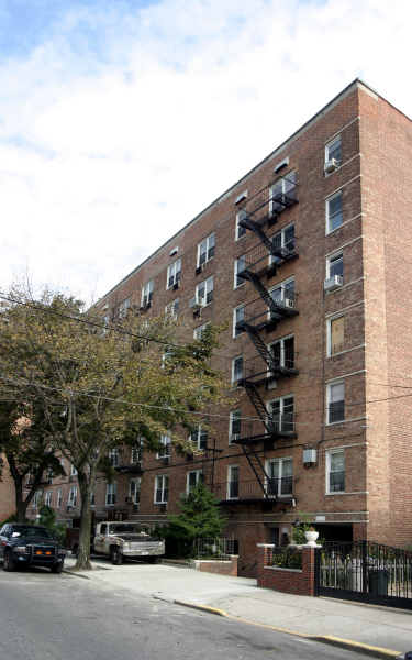 2001-2035 E 16th St in Brooklyn, NY - Foto de edificio - Building Photo